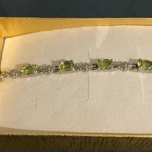 Elegant Peridot Gemstone Adjustable Bracelet-Stainless Steel